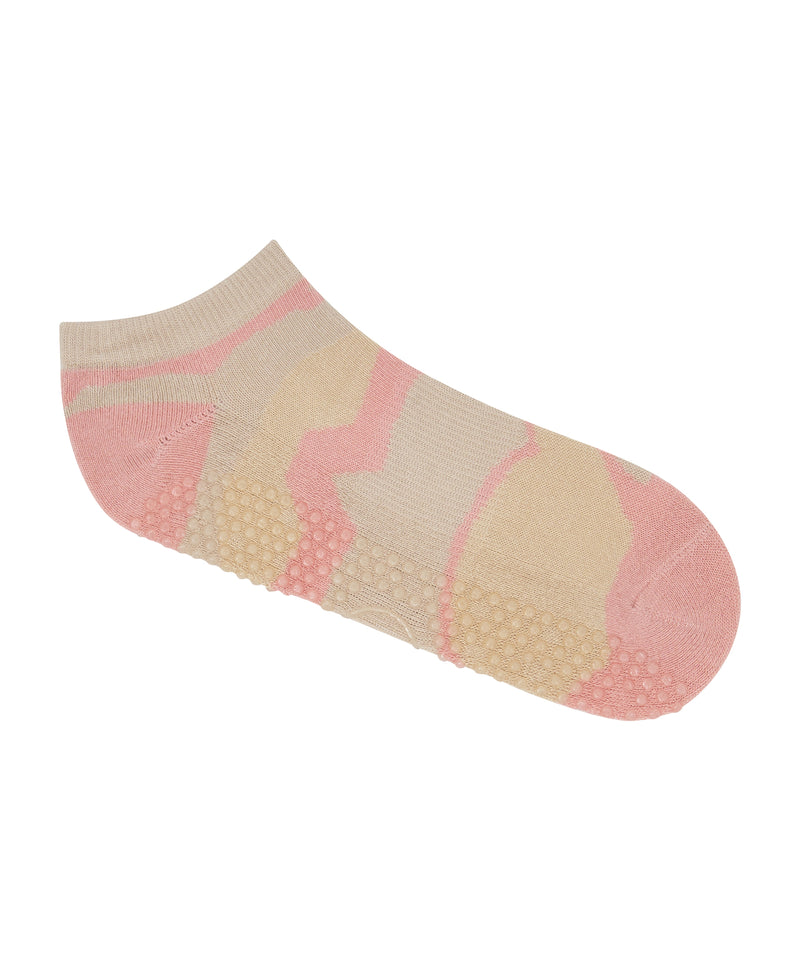 MoveActive I Low Rise Grippy Socks I Pink Camo – Aleenta Health Club